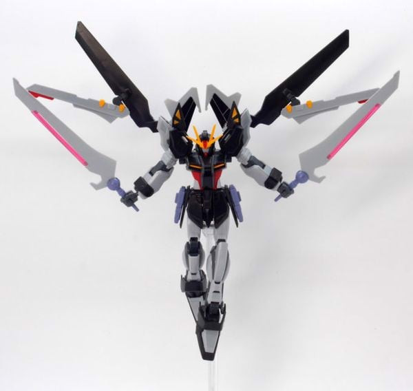 mo_hinh_gat-x105e_strike_noir_gundam_hg_nhat_ban_5e10ae973cdf4a0995a3a14c438c3540_grande.jpg Gundam